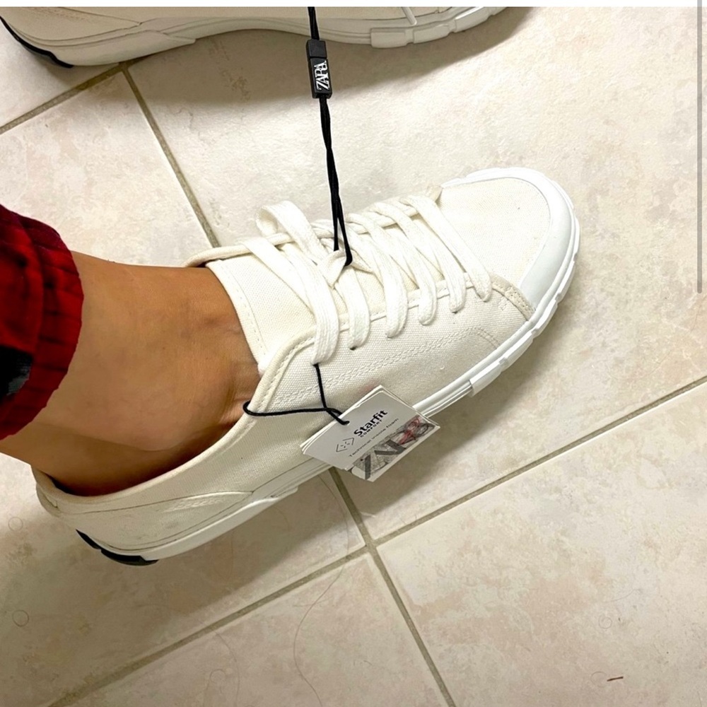 NEW Zara white fabric tennis shoes in size 41